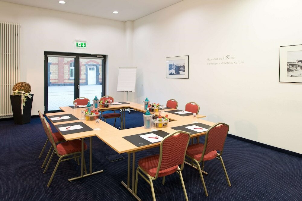 Фото Offenbach Plaza Hotel