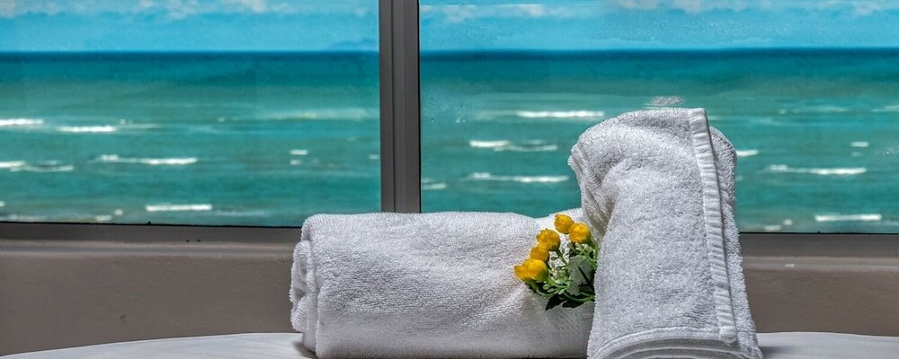 Фото Ocean Breeze Hotel