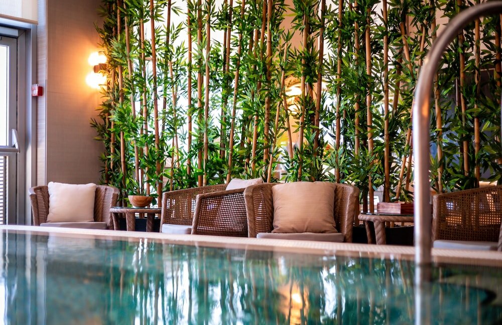 Фото Kfar Maccabiah Hotel and Suites