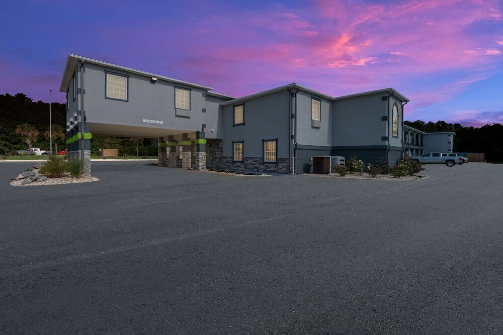 Фото SureStay Hotel by Best Western Manning