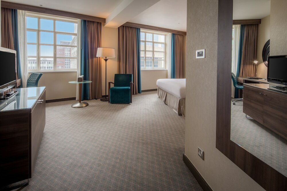 Фото Hilton Cardiff