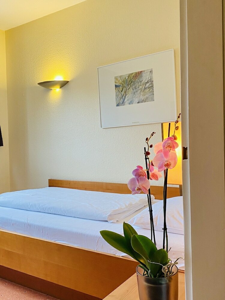 Фото Hotel Rieker Stuttgart Hauptbahnhof