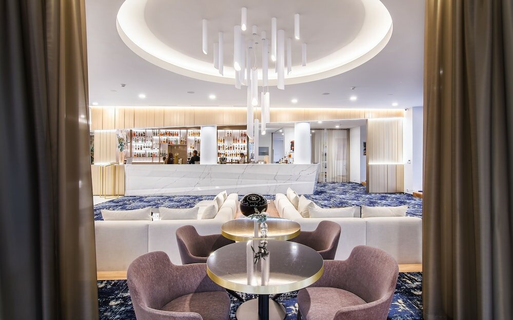 Фото The President