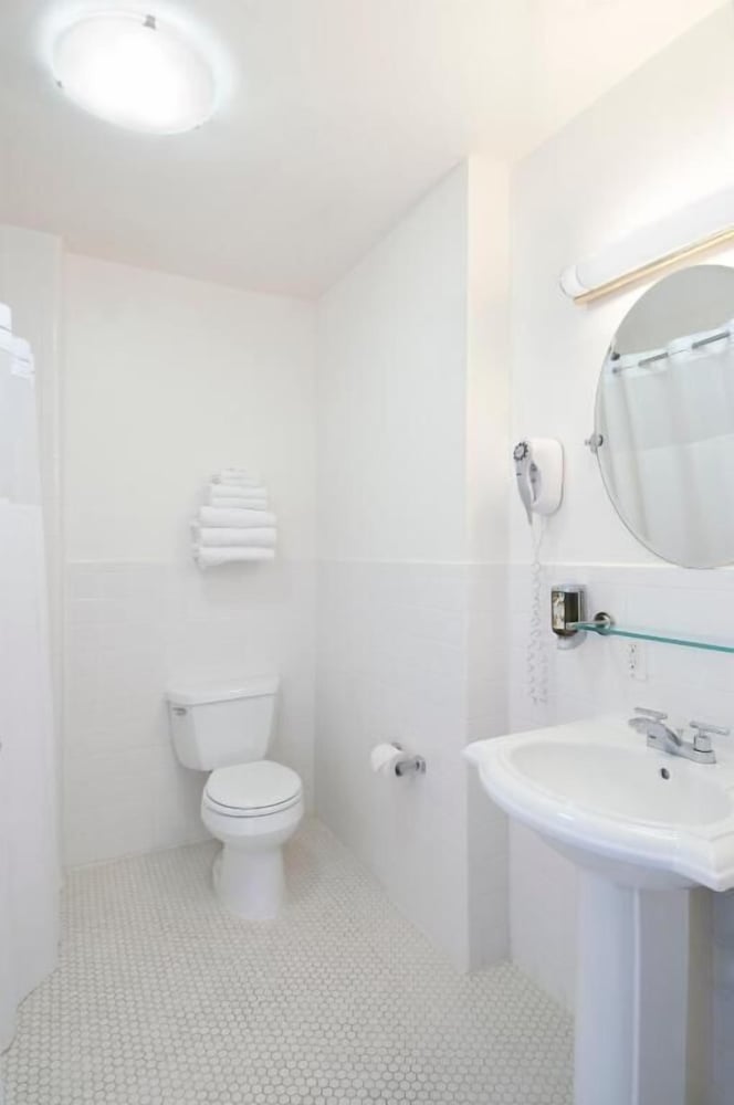 Фото The Herbert Hotel