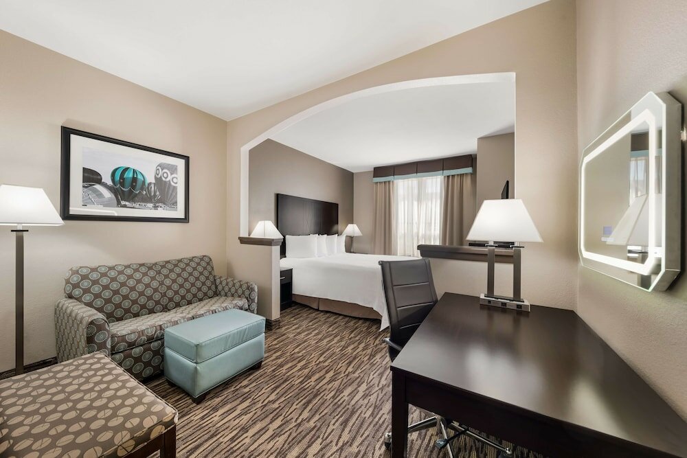Фото SureStay Plus Hotel by Best Western Plano