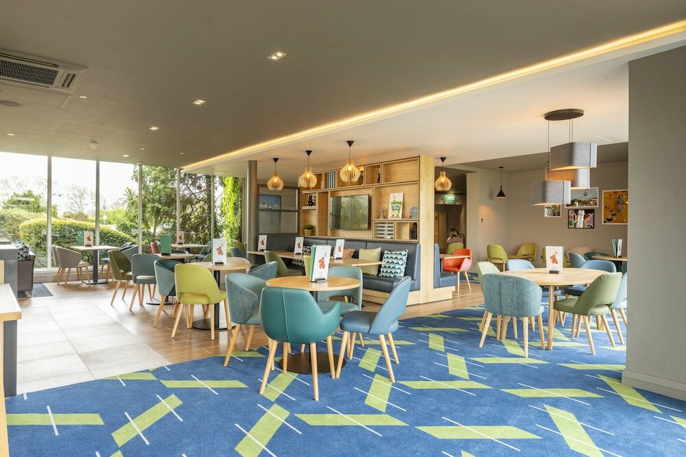 Фото Holiday Inn Basildon