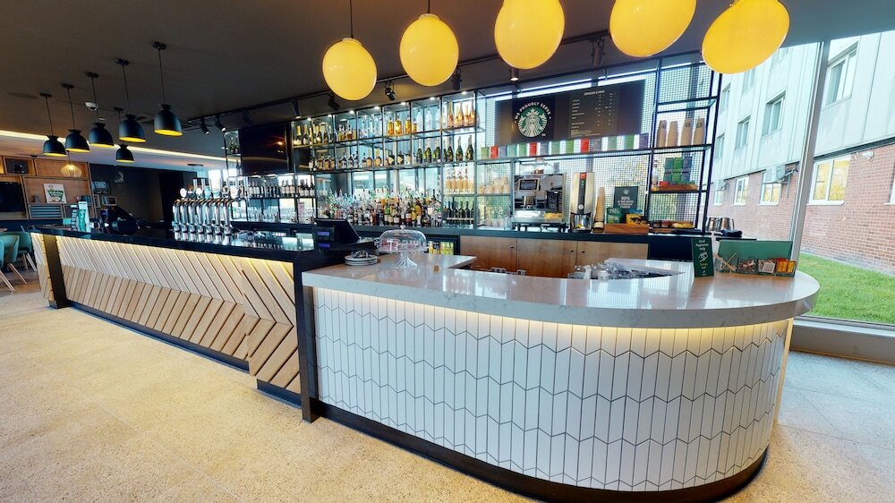 Фото Holiday Inn Basildon