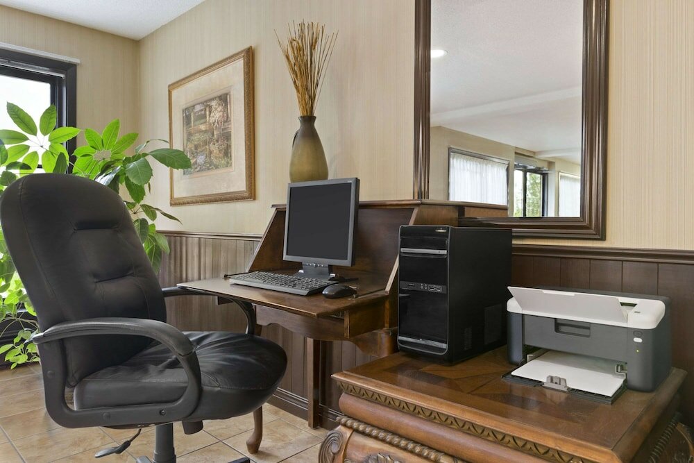 Фото Travelodge by Wyndham Edmundston