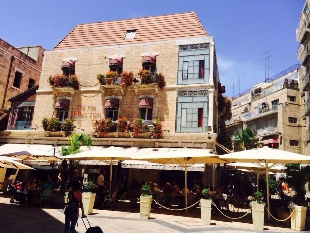 Фото отеля 1