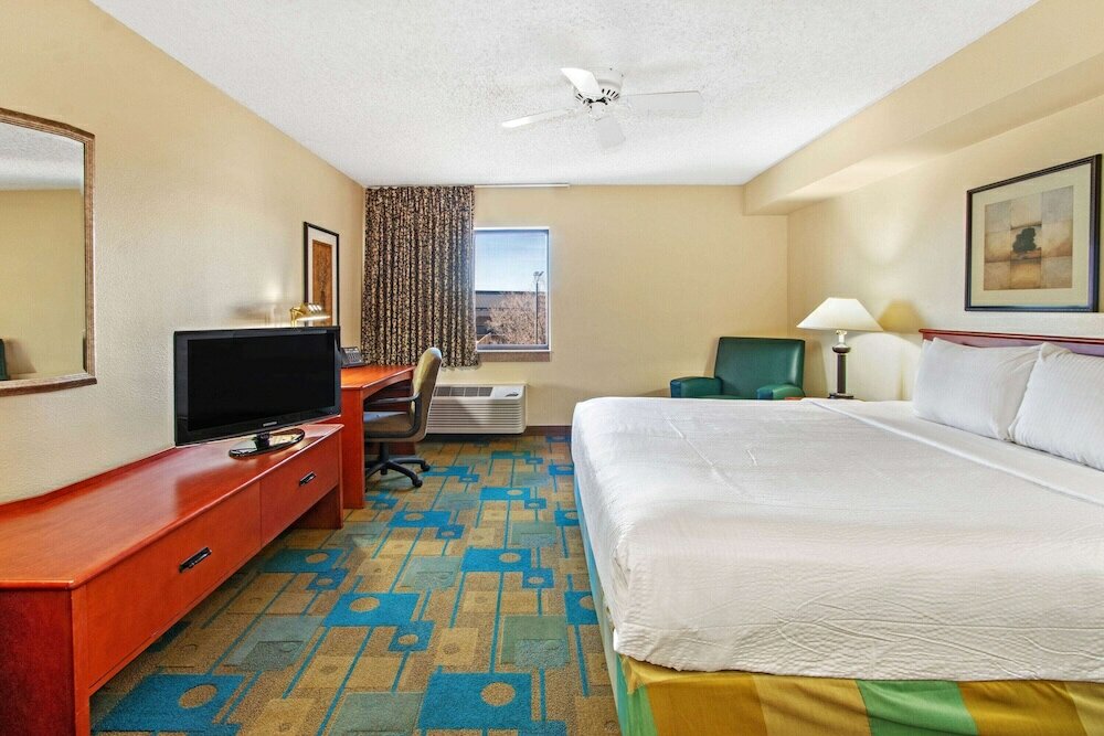 Фото La Quinta Inn & Suites by Wyndham Albuquerque Journal Ctr Nw