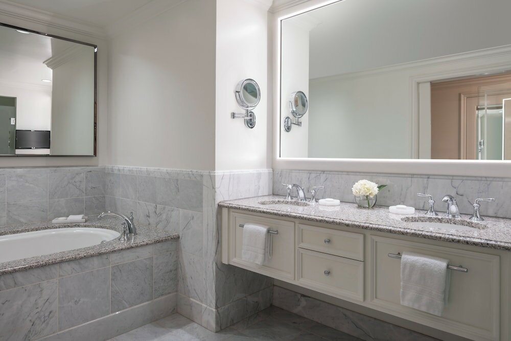 Фото Four Seasons Hotel Westlake Village