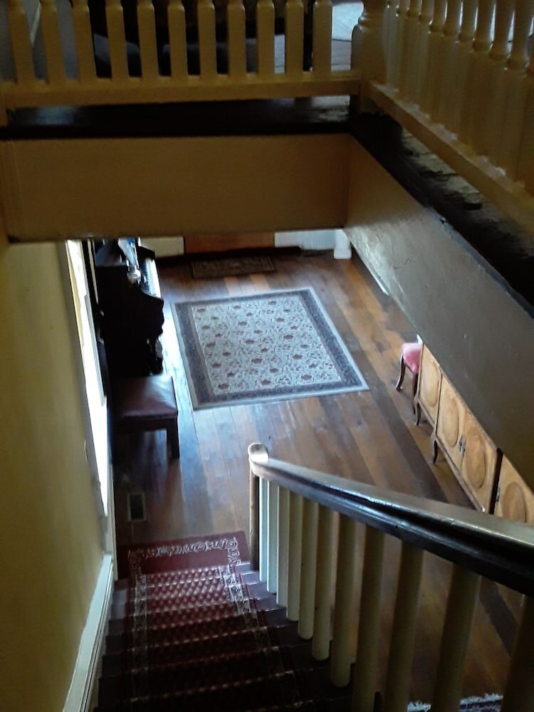 Фото Hall Place Bed and Breakfast