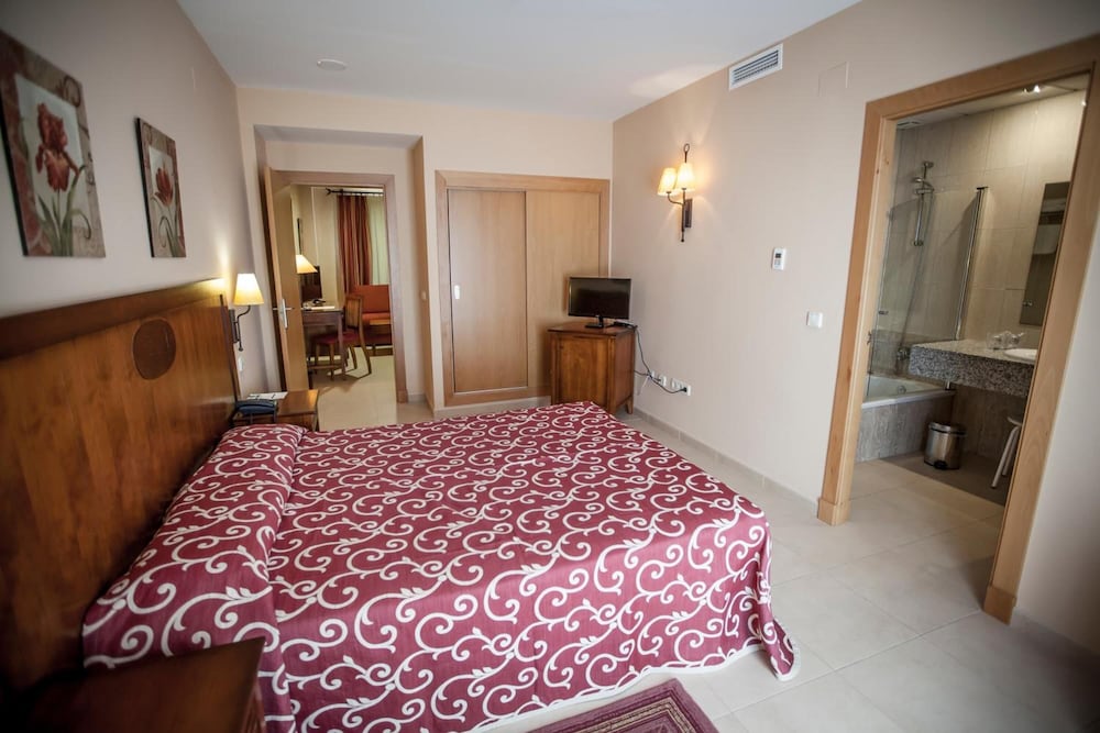 Фото Gran Hotel Ciudad Del Sur