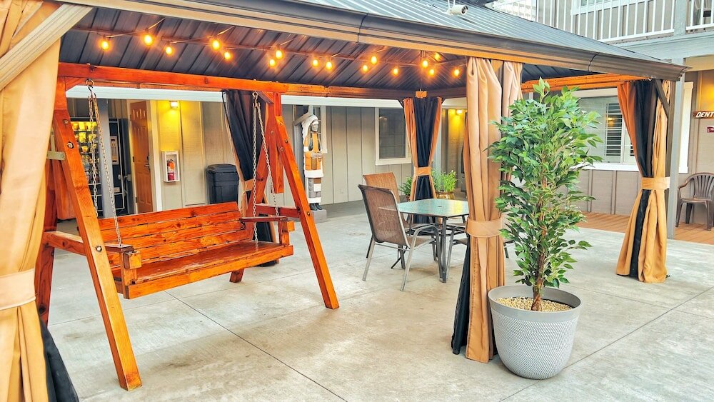 Фото The Old West Inn