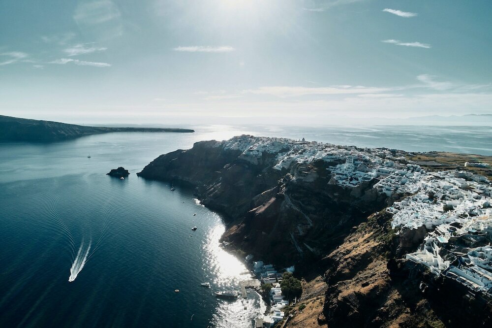 Фото Mystique, a Luxury Collection Hotel, Santorini