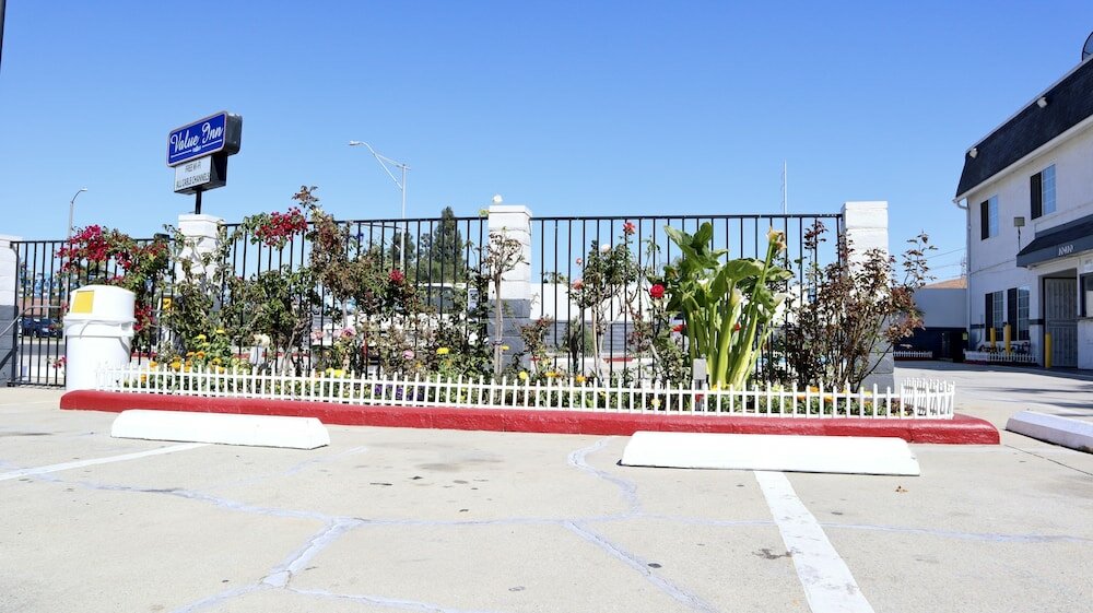Фото Value Inn Bellflower