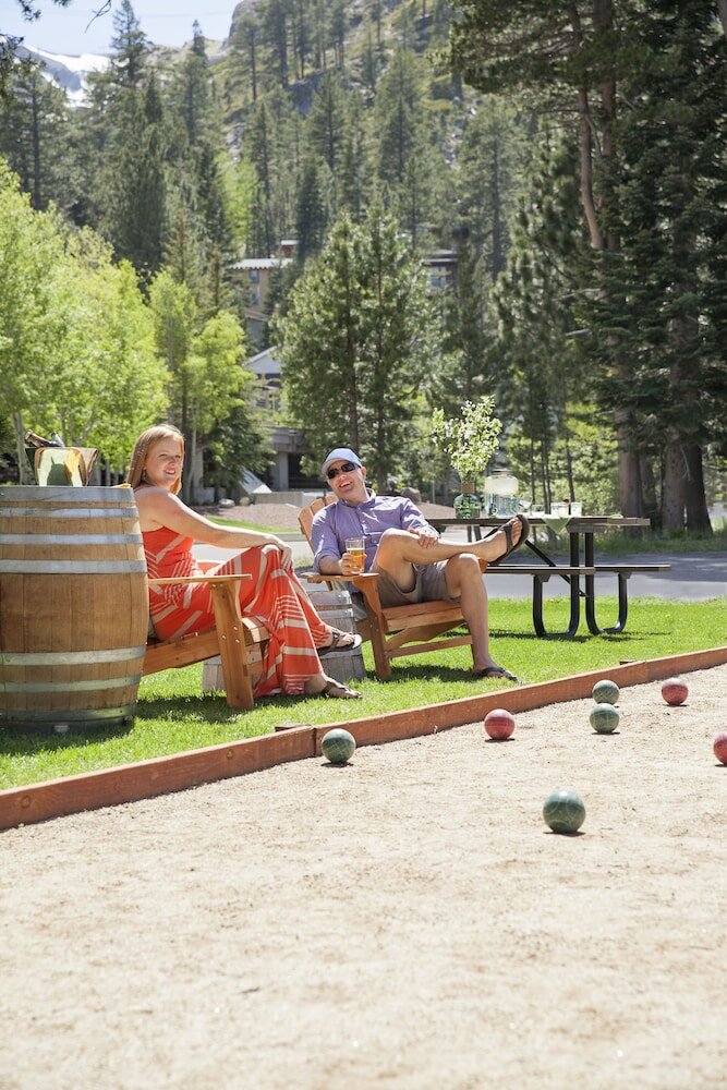 Фото The Village at Palisades Tahoe