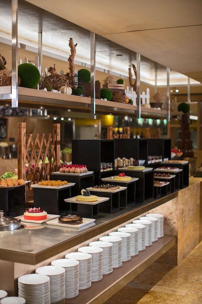 Фото Renaissance Hong Kong Harbour View Hotel