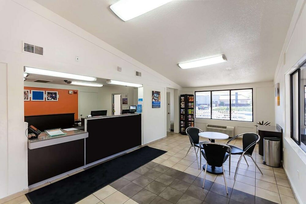 Фото Travelodge by Wyndham Essington Philadelphia Airport