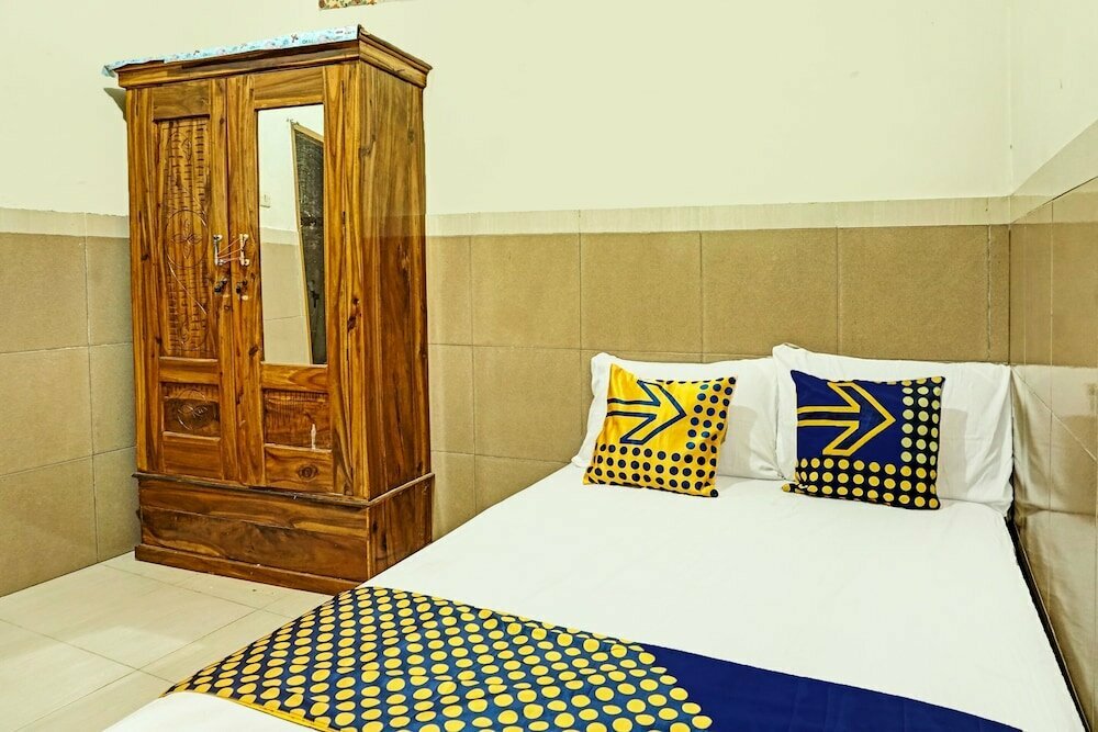 Hotel Oyo Life 92393 Namimart Syariah 1, Kediri, photo