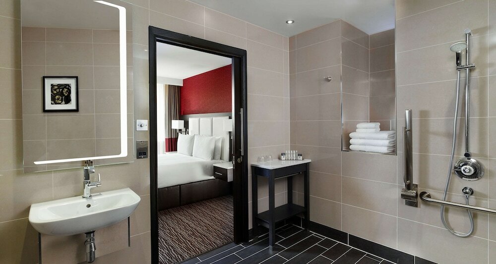 Фото DoubleTree by Hilton Hotel - Nottingham Gateway