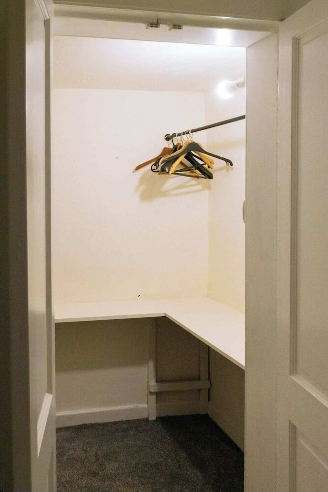 Фото Spacious & Welcoming 2bd Flat - Edinburgh