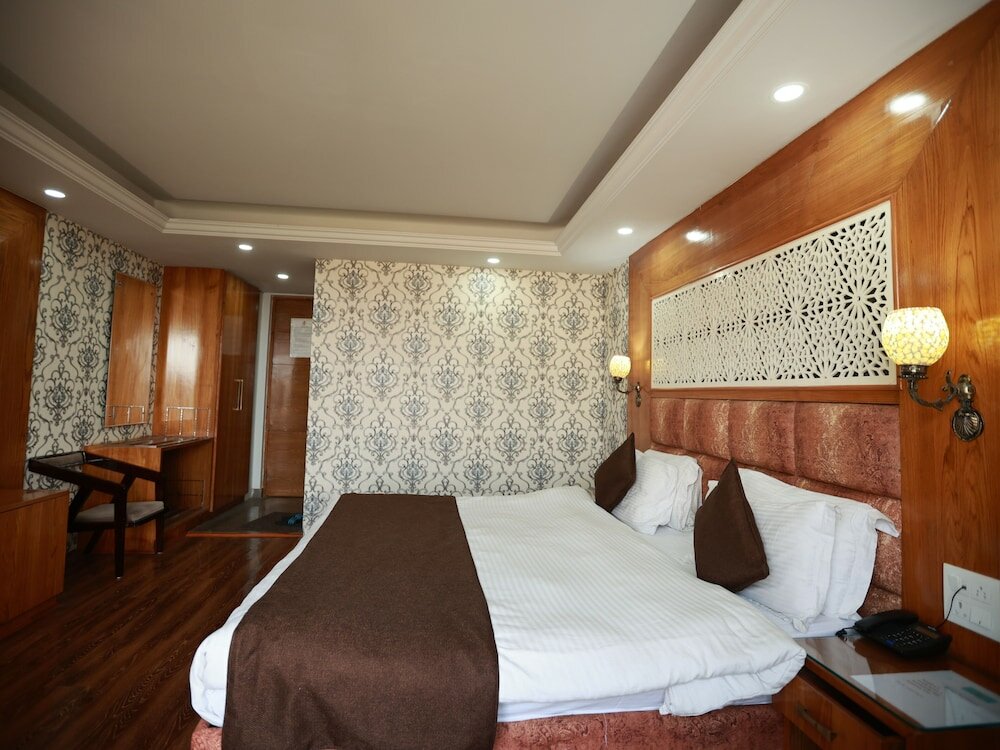 Фото Hotel The Montreal Near by Dal Lake