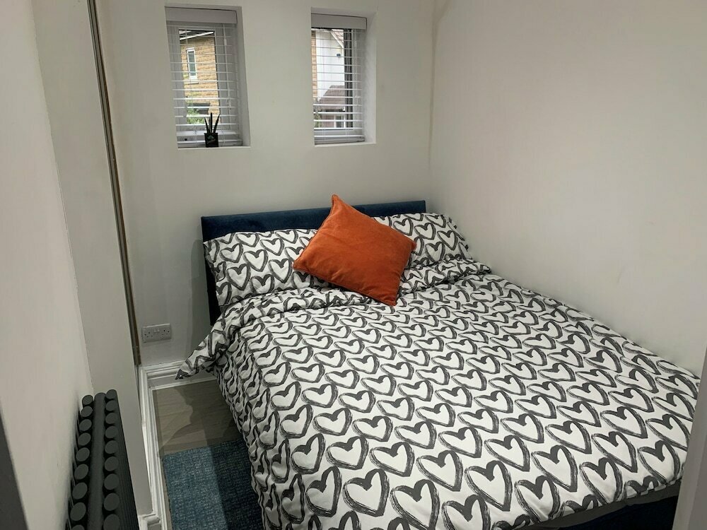 Hotel Lovely 1-bed Apartment in Leeds, Leeds, photo