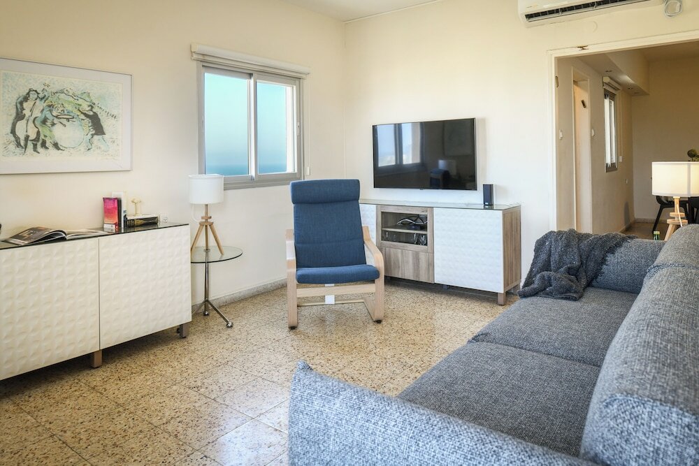 Фото 3br SeaView Apt by the Beach by SeaNRent