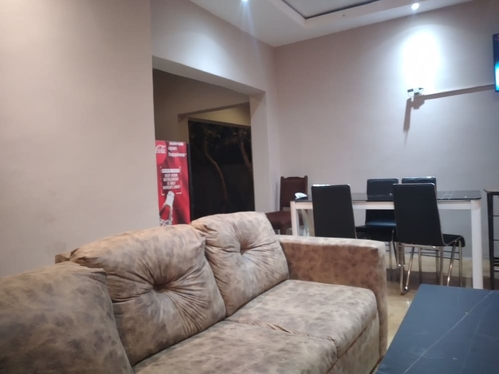 Фото Lulu Guest Lodge