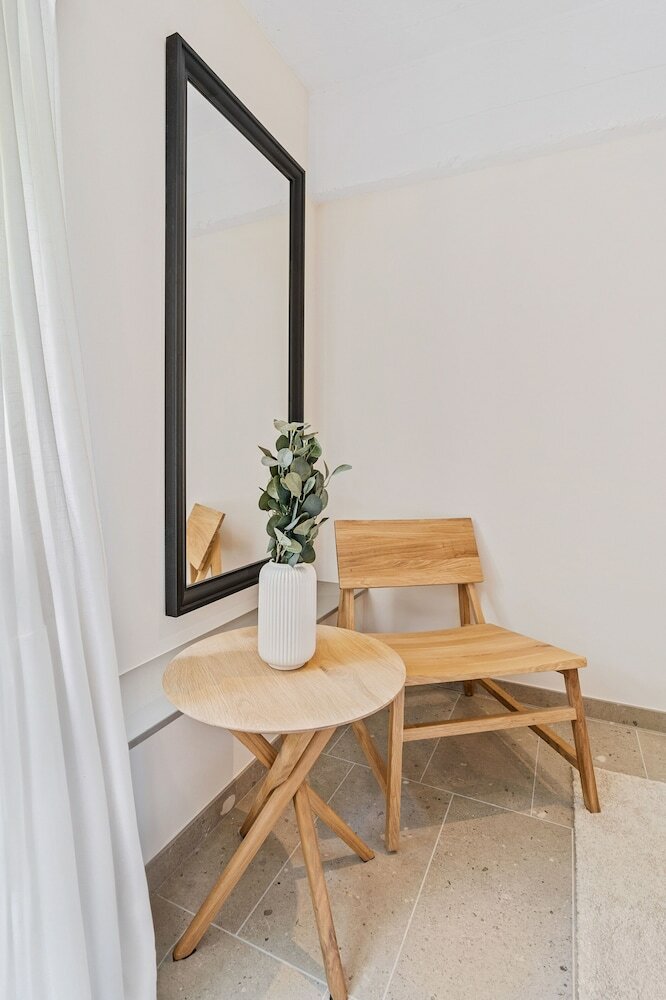 Фото Clausen Charm Contemporary Retreat Id210