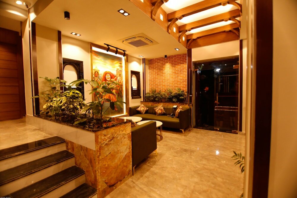 Фото Lakhey Hotel