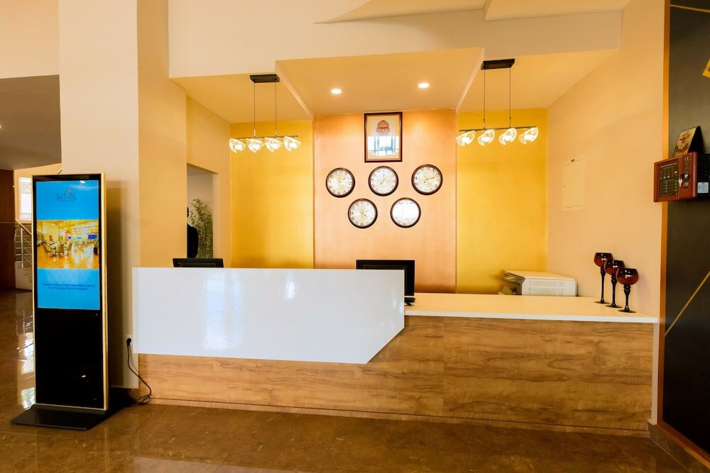 Фото The Hut Restaurant & Boutique hotel