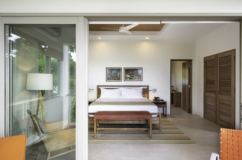 Фото Fabulous 5 Bedroom Beachfront Villa