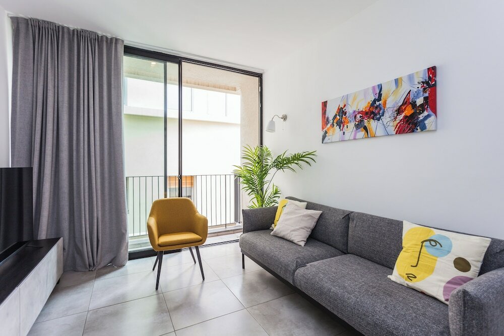 Фото Modern Apartment Walking from the beach