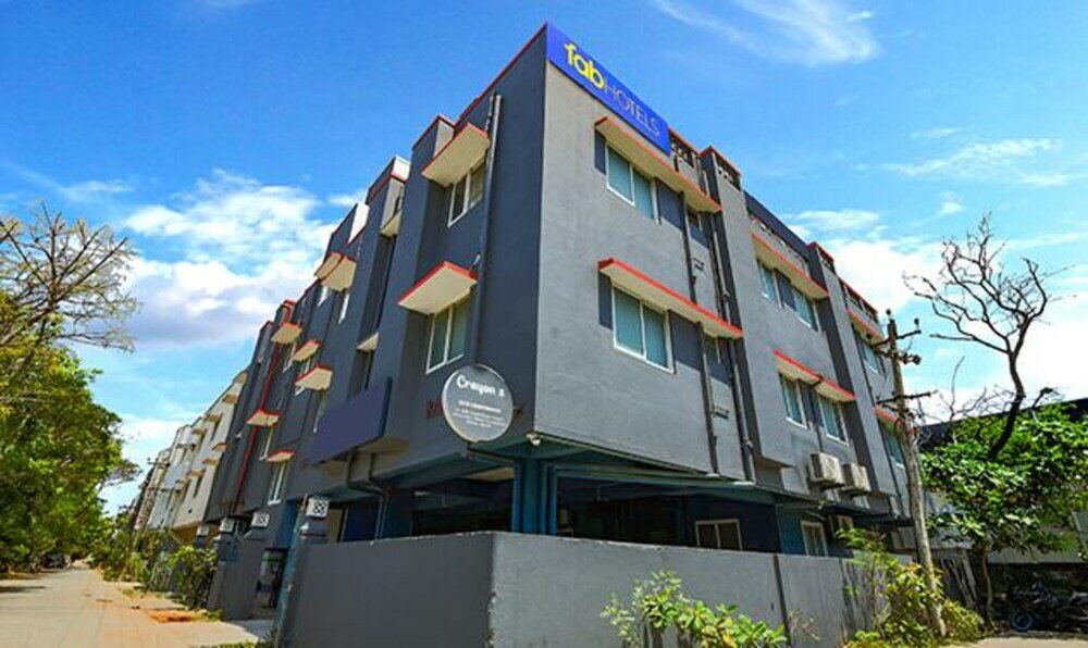 Фото отеля 1