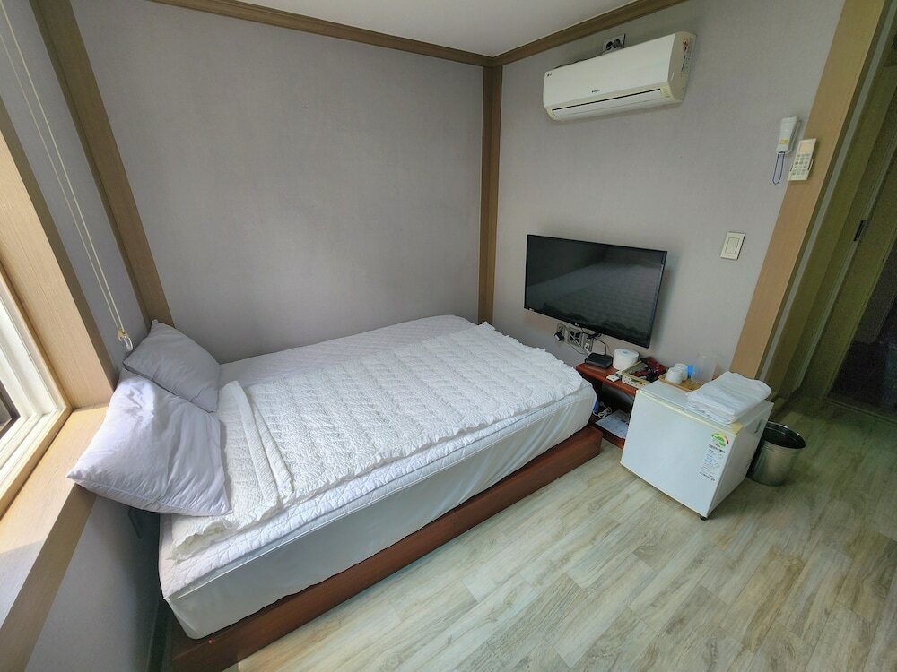 Фото E cozy Hotel