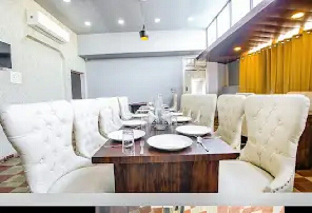 Фото Hotel A Star-50m away from Golden Temple