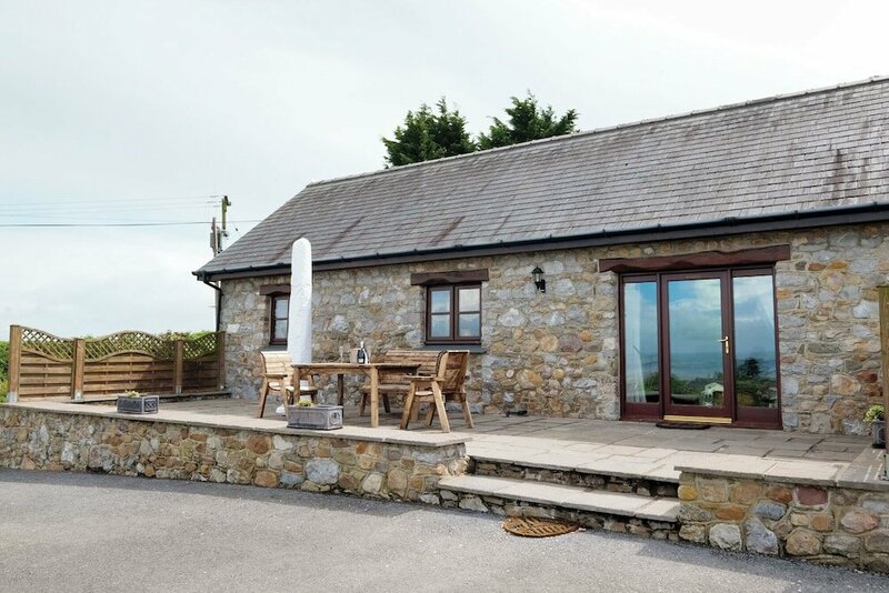 Гостиница Ocean View Cottage 2 - Llanrhidian