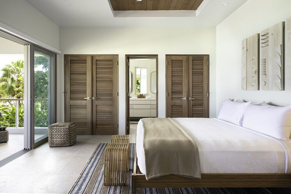 Фото Fabulous 5 Bedroom Beachfront Villa