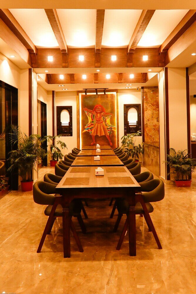 Фото Lakhey Hotel