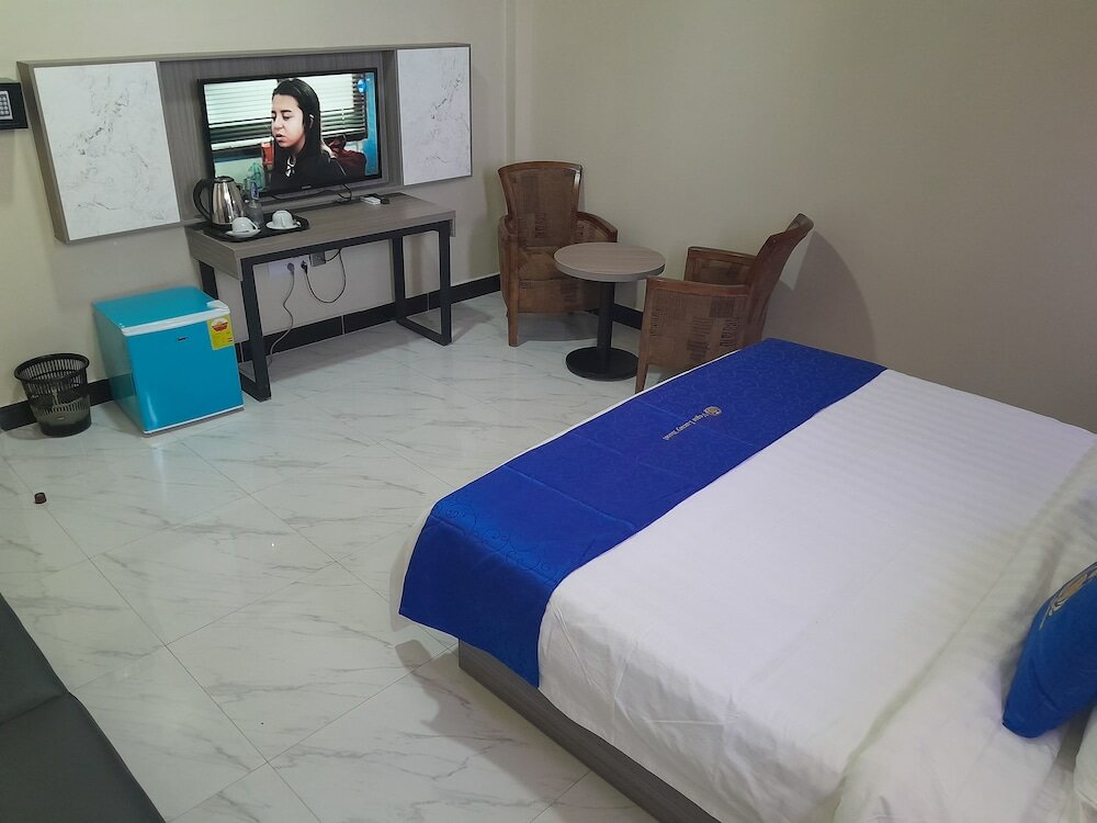 Фото Vegas Luxury Hotel