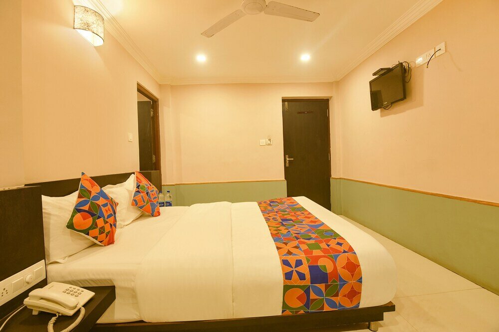 Фото FabExpress Raj Imperial by Rivasa, Calangute