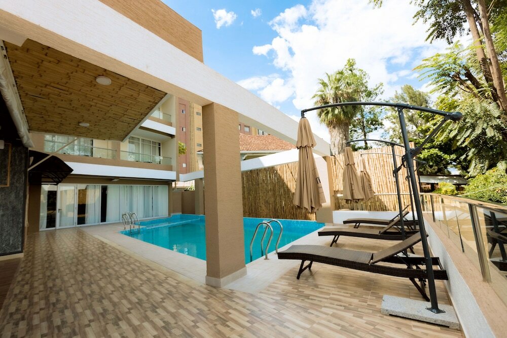 Фото The Hut Restaurant & Boutique hotel