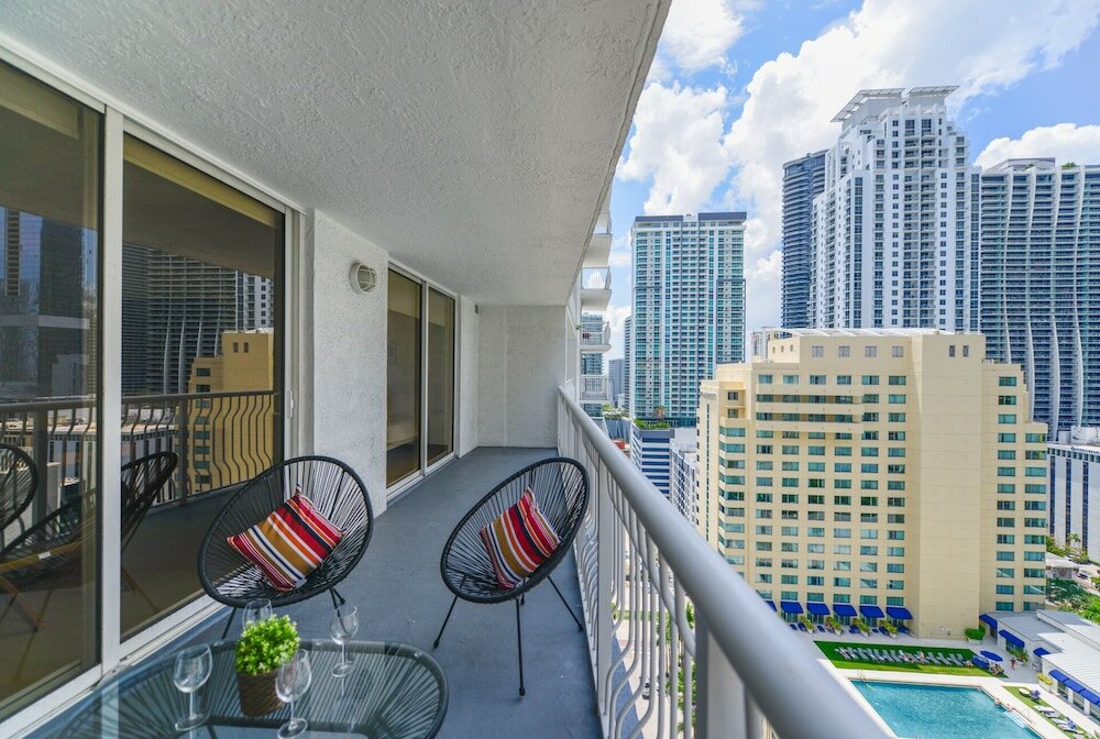 Фото Luxury Stylish Condo with Pool Brickell