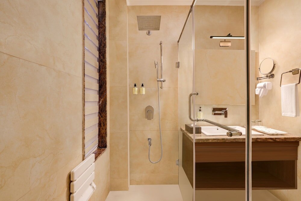 Фото Lemon Tree Hotel Mcleodganj