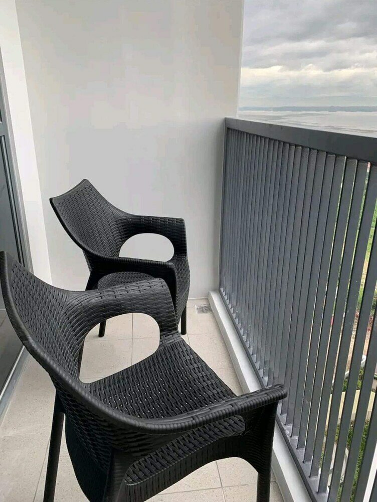 Фото Mactan Newtown C by HiveRooms