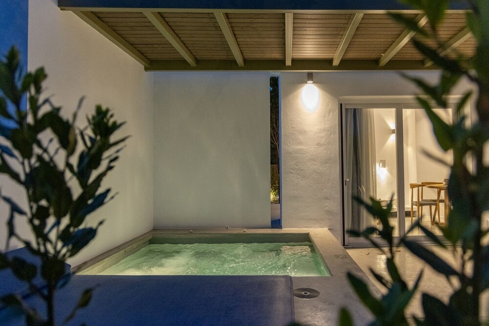 Фото White Holidays Project