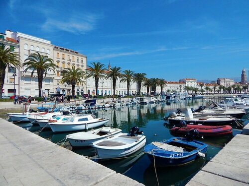 Гостиница Cool Attic apt w Gallery, in the Heart of Split в Сплите