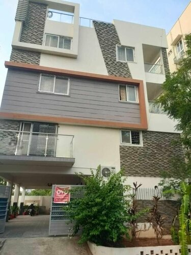 IROOMZ Ekasila Suites